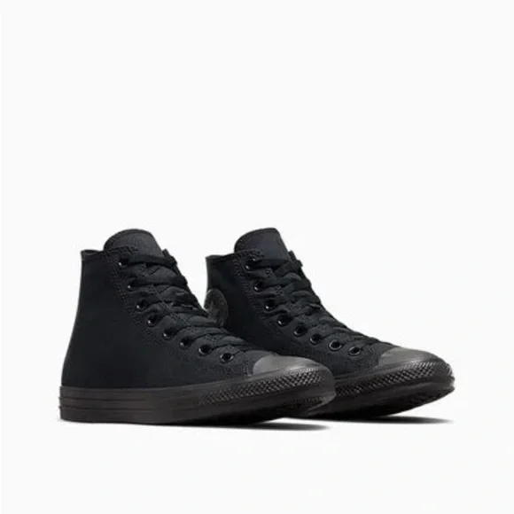 Converse- All Black - Picture 4 of 5